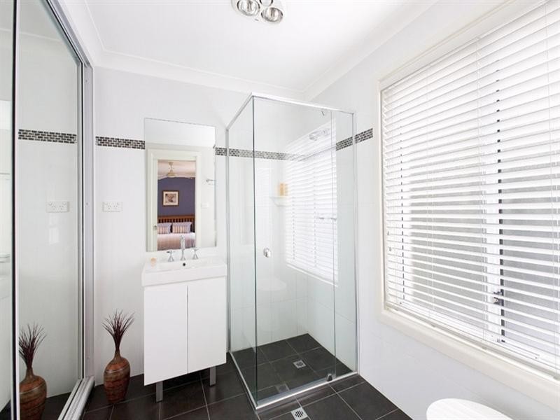 2a Jocelyn Street, North Curl Curl NSW 2099