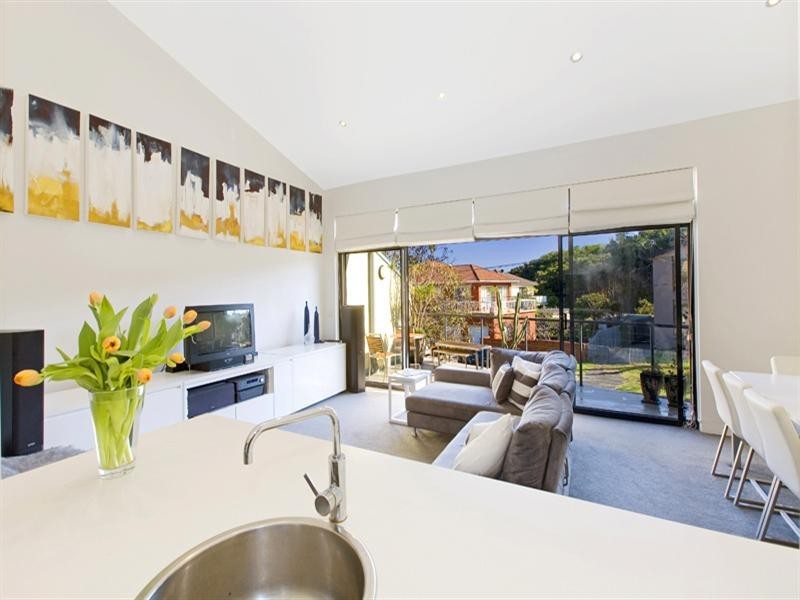 2/150 Pitt Road, North Curl Curl NSW 2099