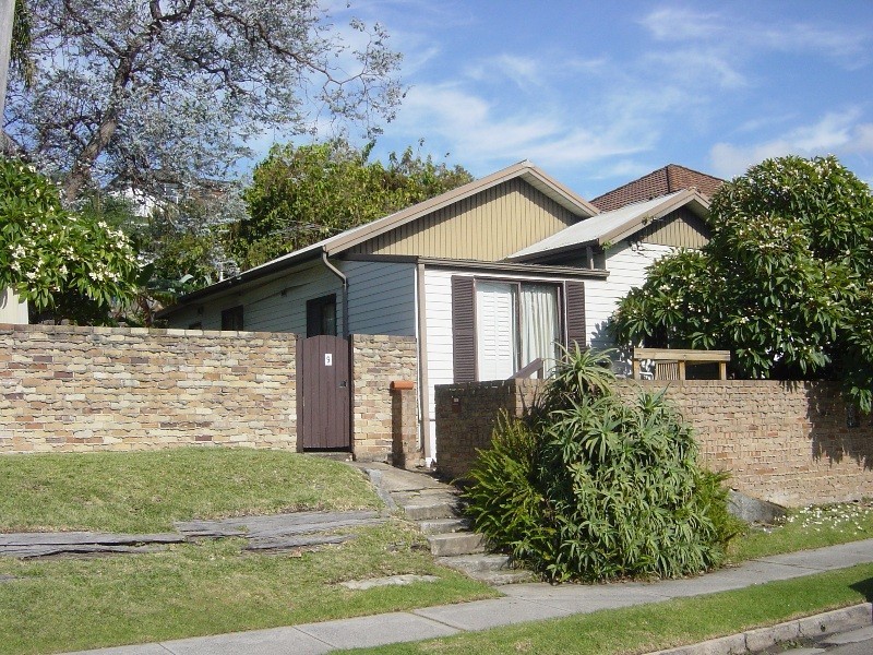 9 Moore Road, Freshwater NSW 2096