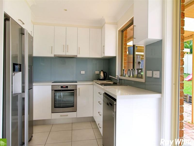 10 Murray Close, Albion Park NSW 2527