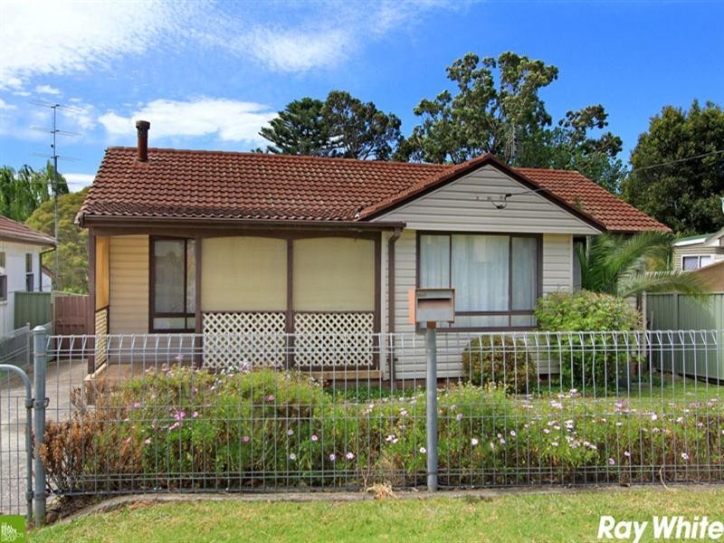 8 Centenary Road, Albion Park NSW 2527