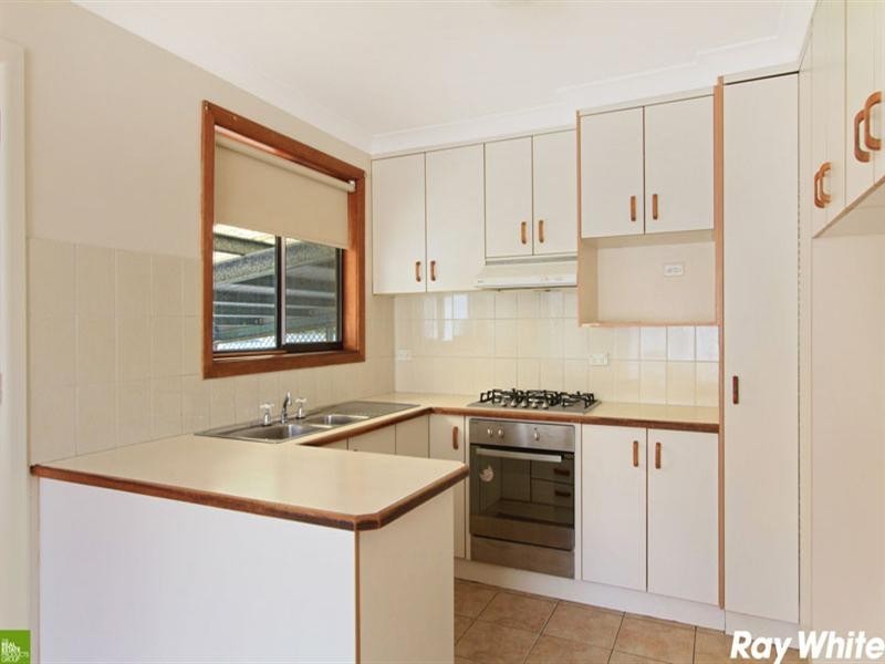 8 Centenary Road, Albion Park NSW 2527