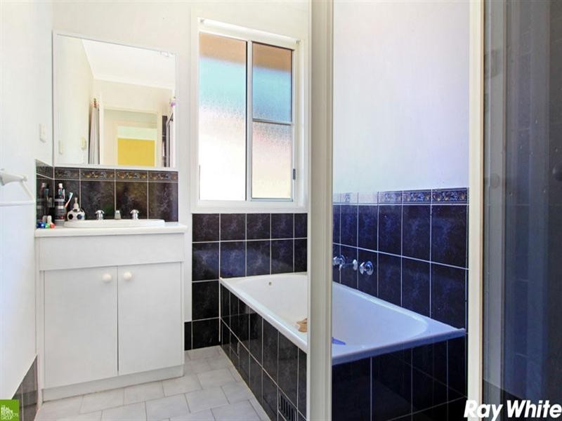 7 Tully Crescent, Albion Park NSW 2527