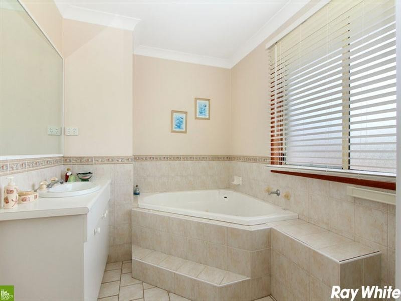31 Spoonbill Place, Albion Park Rail NSW 2527
