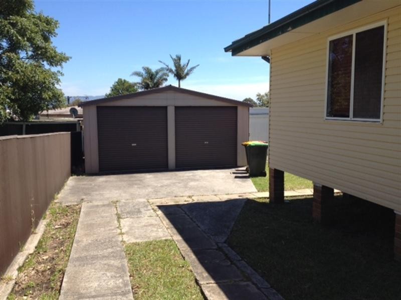2 Hassett Street, Warilla NSW 2528