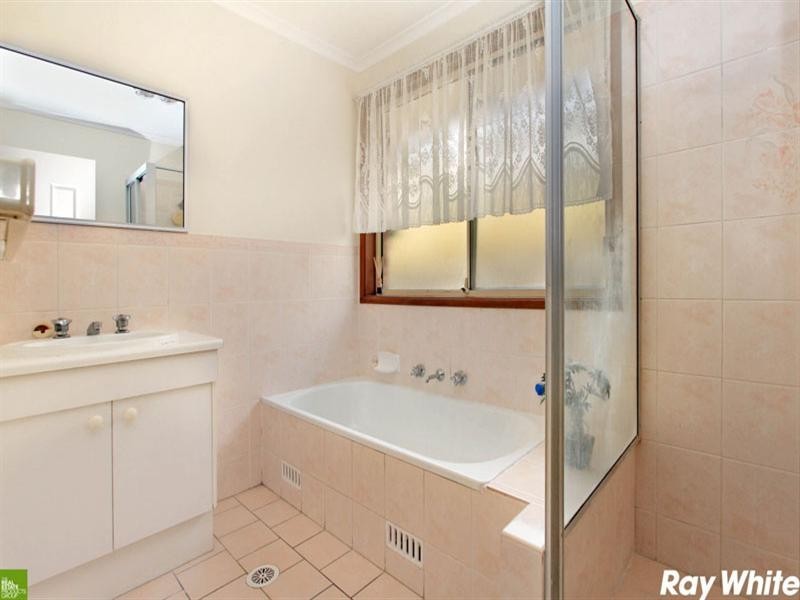9 Osprey Place, Albion Park Rail NSW 2527