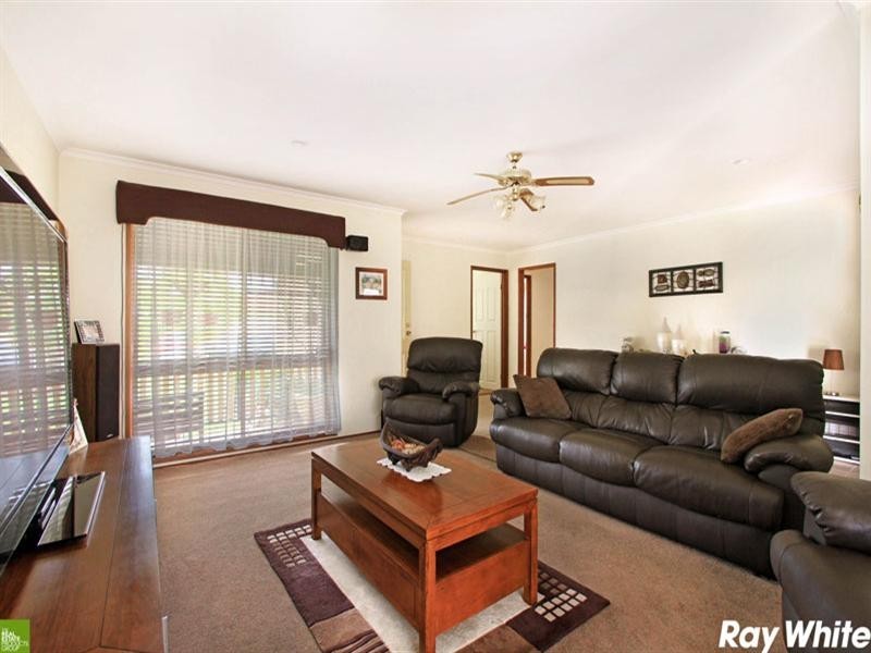 9 Osprey Place, Albion Park Rail NSW 2527