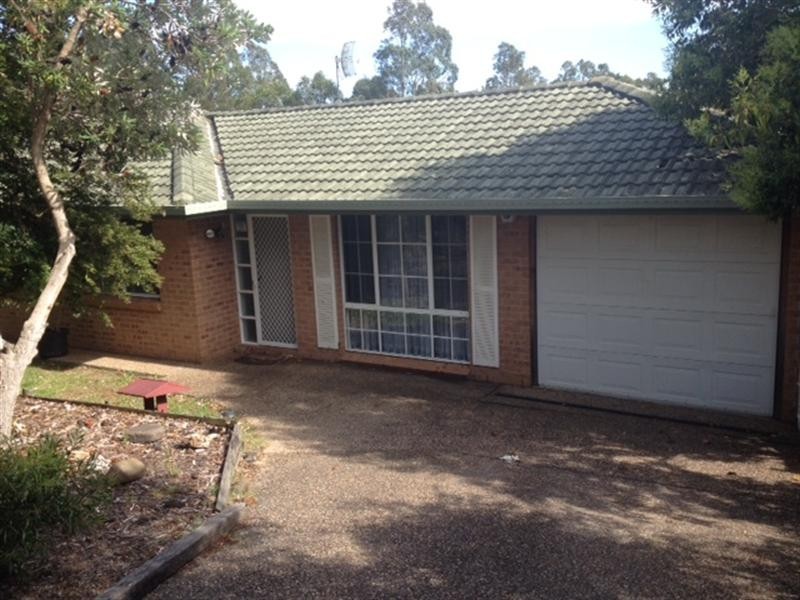 8 Normanby Place, Albion Park NSW 2527