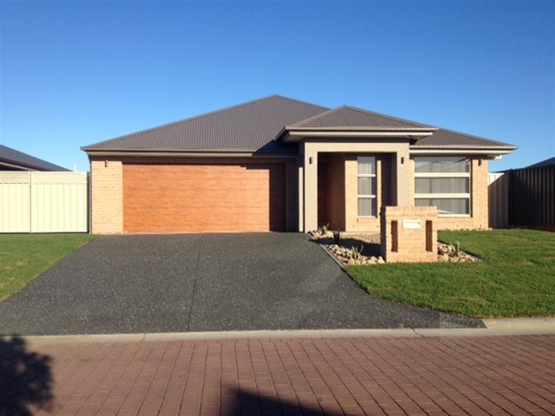 13 Bayview Avenue, Haywards Bay NSW 2530