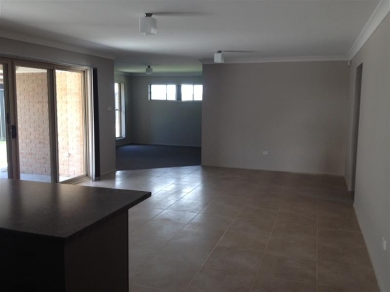 13 Bayview Avenue, Haywards Bay NSW 2530