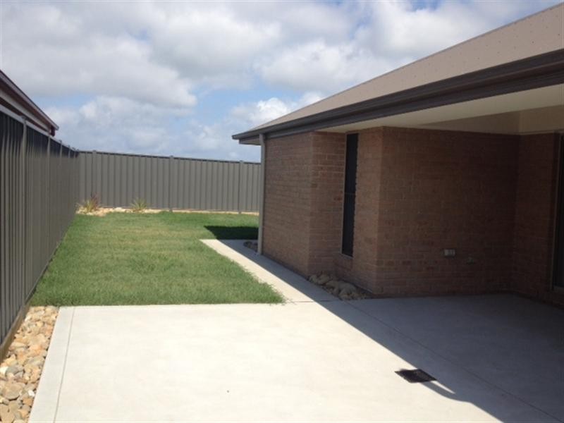 13 Bayview Avenue, Haywards Bay NSW 2530