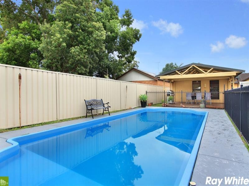 13 Wooroo Street, Albion Park Rail NSW 2527