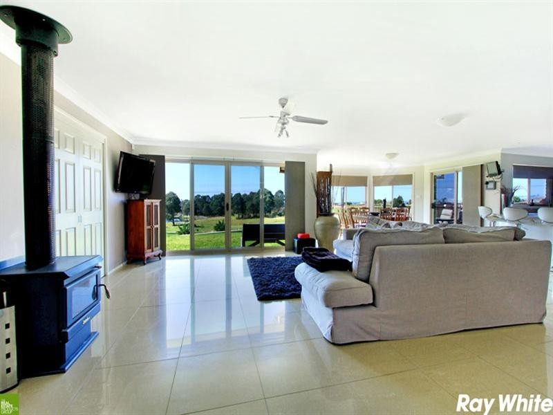 11 Larkins Lane, Albion Park NSW 2527