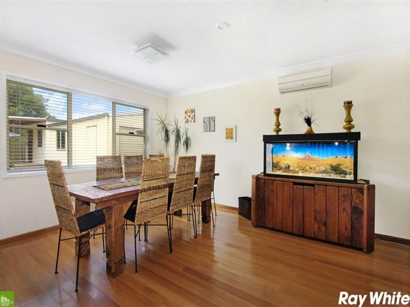 90 The Esplanade, Oak Flats NSW 2529