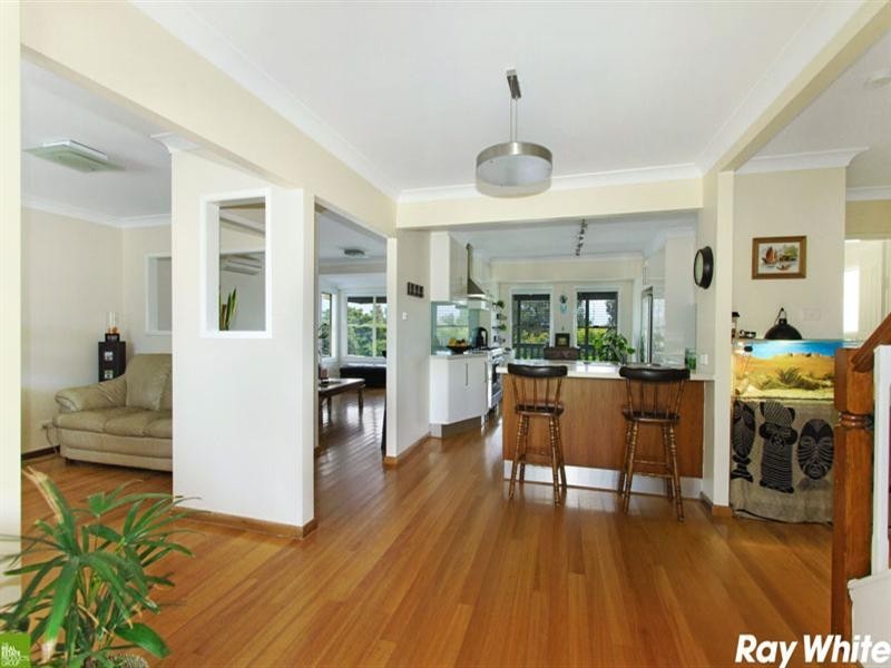 90 The Esplanade, Oak Flats NSW 2529