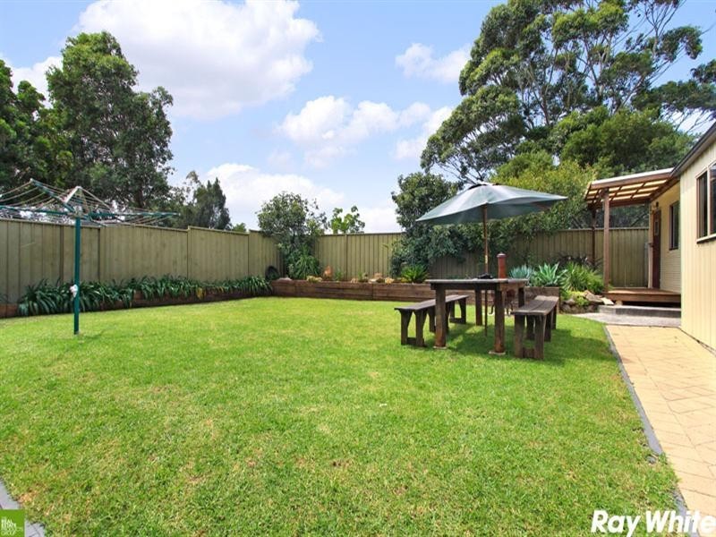 90 The Esplanade, Oak Flats NSW 2529