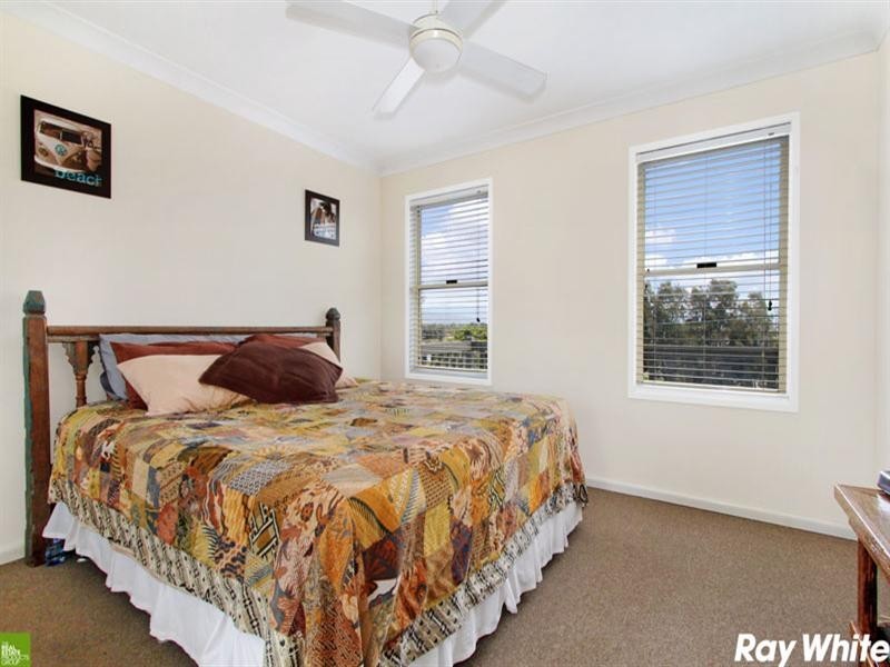 90 The Esplanade, Oak Flats NSW 2529