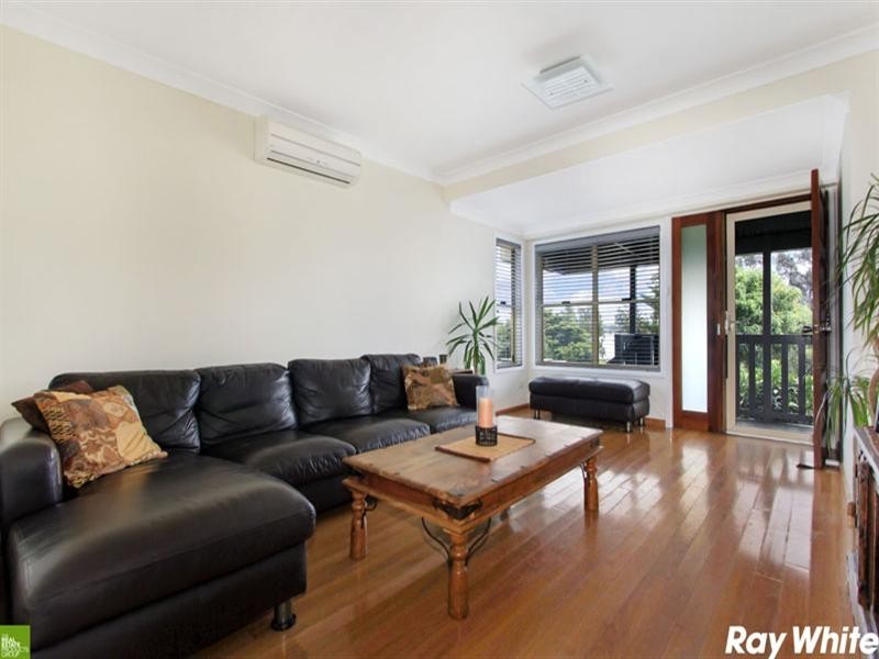 90 The Esplanade, Oak Flats NSW 2529