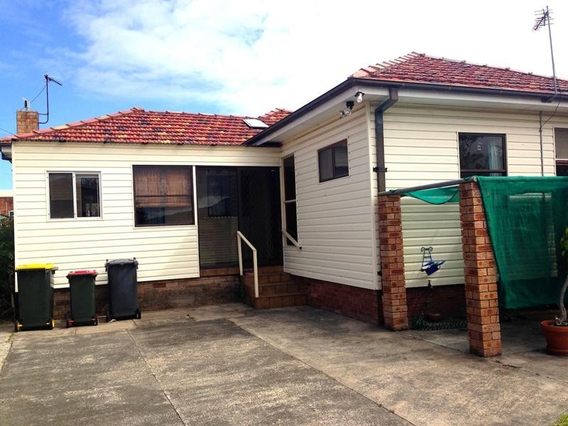 8 Lysaght Street, North Wollongong NSW 2500