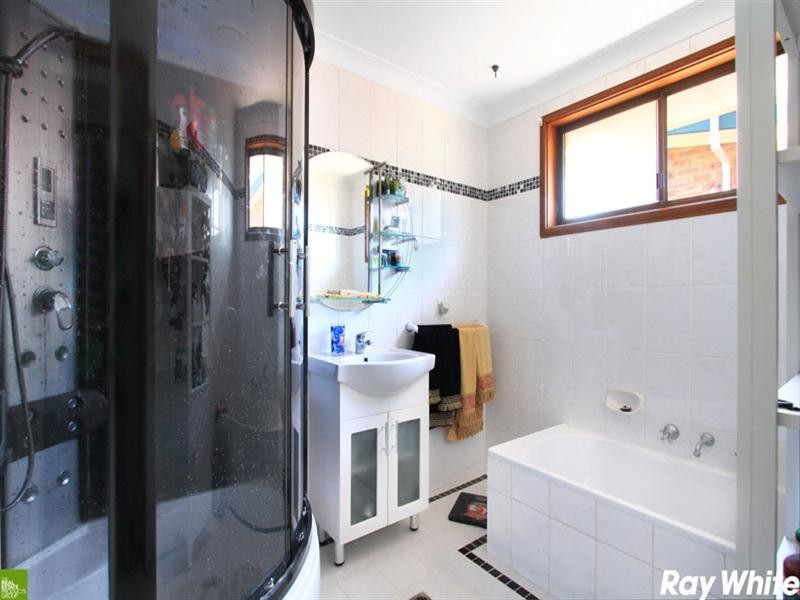 33 Noble Road, Albion Park NSW 2527