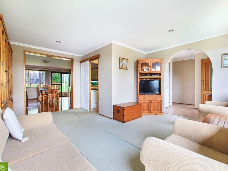 76 Hillside Drive, Albion Park NSW 2527