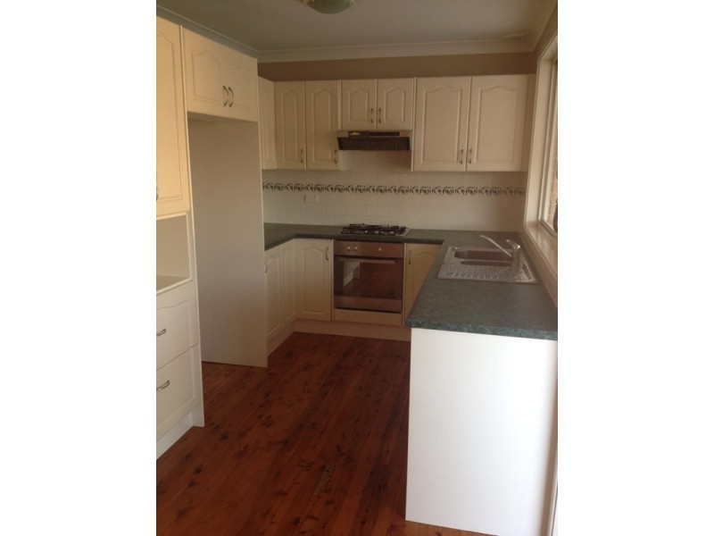 8 Nehme Avenue, Albion Park Rail NSW 2527