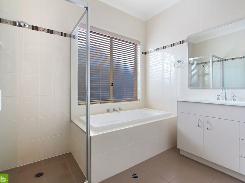 9 Shoreline Avenue, Haywards Bay NSW 2530