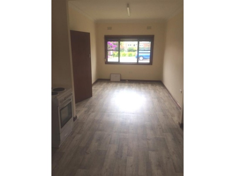 8 Lysaght Street, North Wollongong NSW 2500