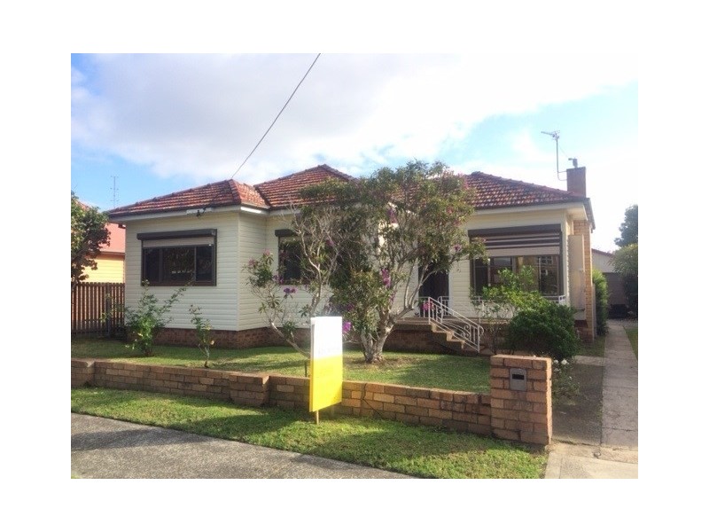 8 Lysaght Street, North Wollongong NSW 2500