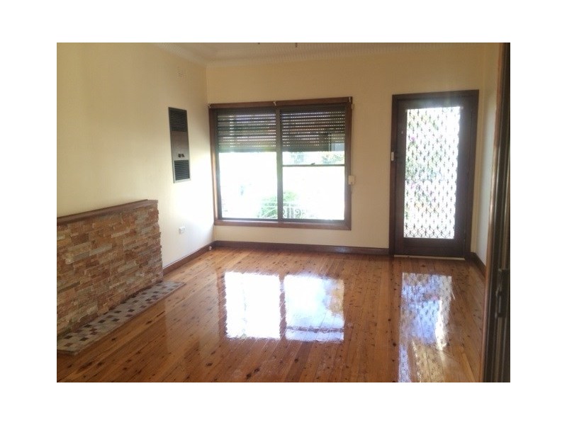 8 Lysaght Street, North Wollongong NSW 2500