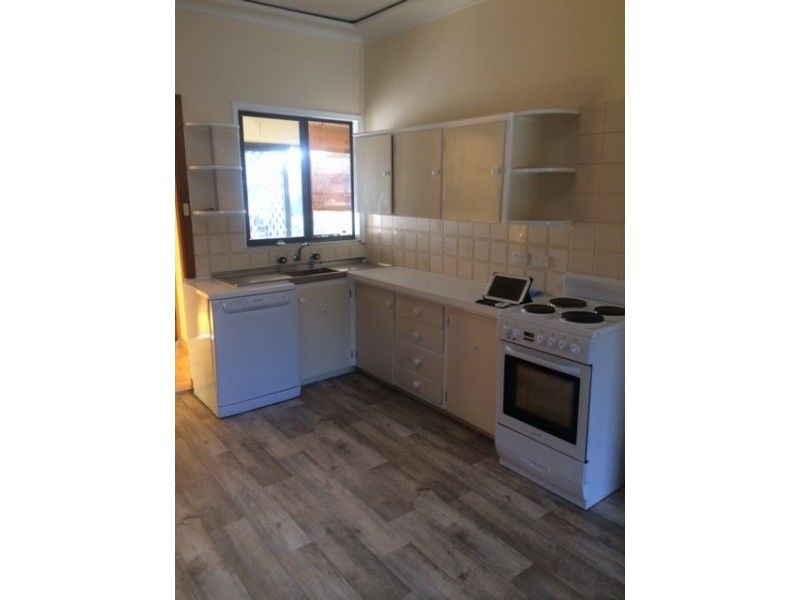 8 Lysaght Street, North Wollongong NSW 2500