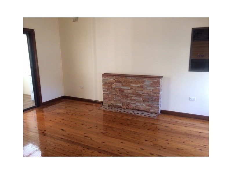 8 Lysaght Street, North Wollongong NSW 2500