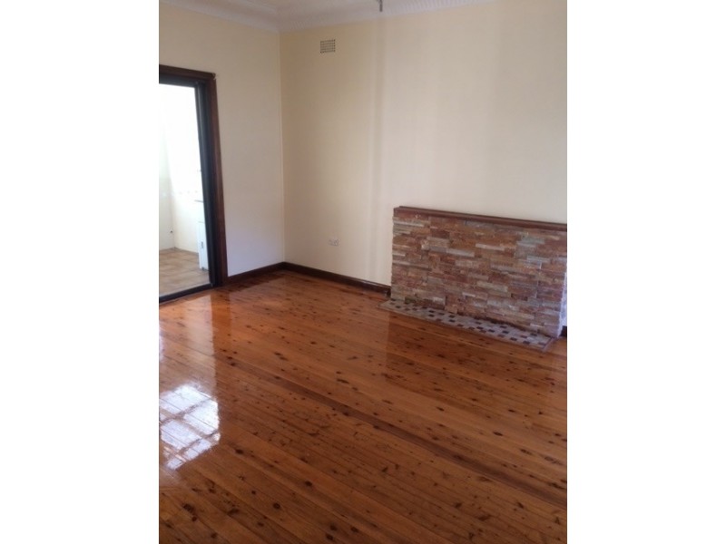8 Lysaght Street, North Wollongong NSW 2500