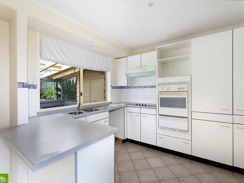102 Hillside Drive, Albion Park NSW 2527