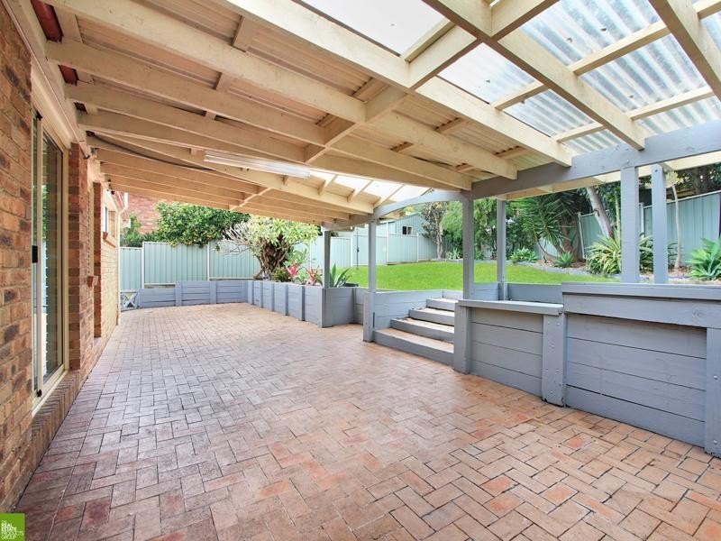 102 Hillside Drive, Albion Park NSW 2527