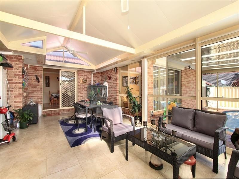 8 Harris Street, Albion Park NSW 2527