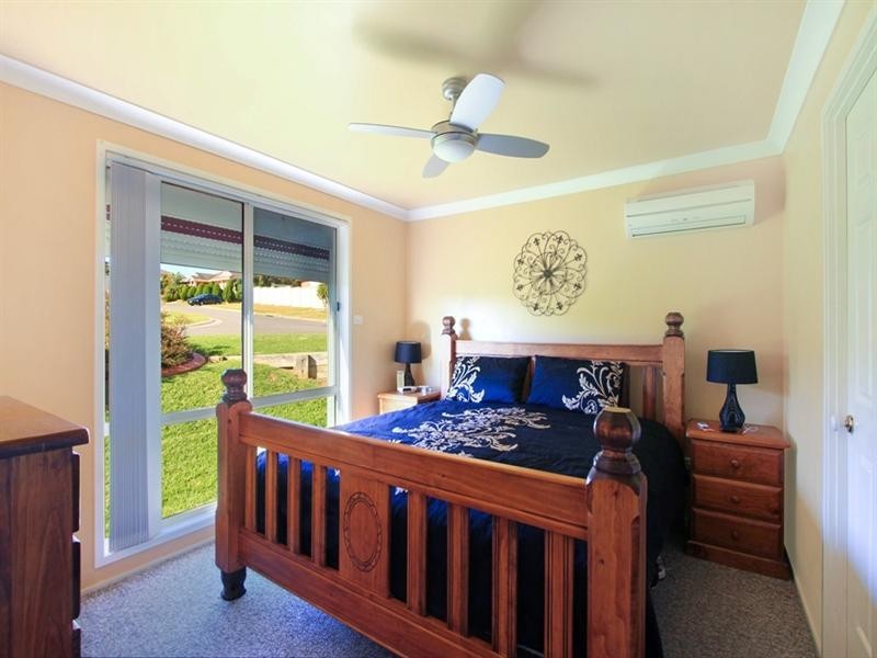 8 Harris Street, Albion Park NSW 2527