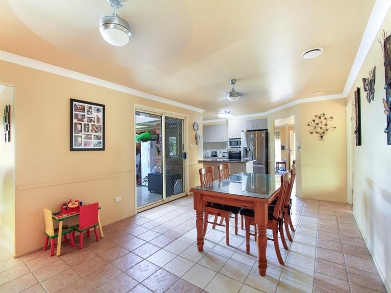8 Harris Street, Albion Park NSW 2527