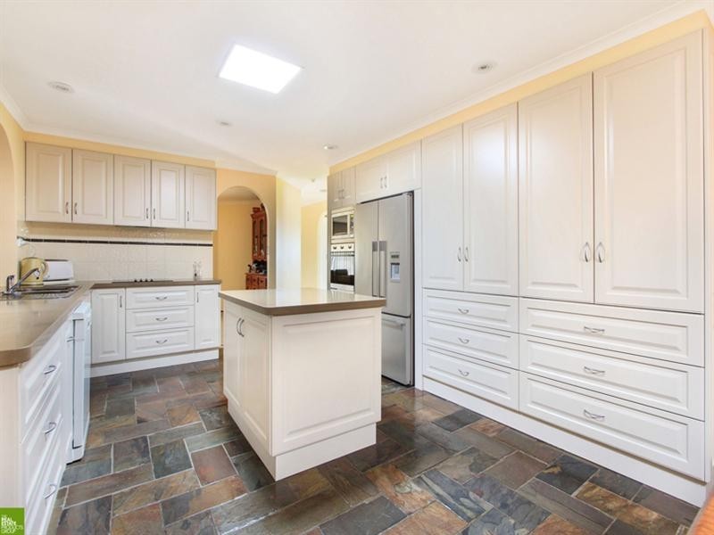 2 Flametree Place, Albion Park Rail NSW 2527