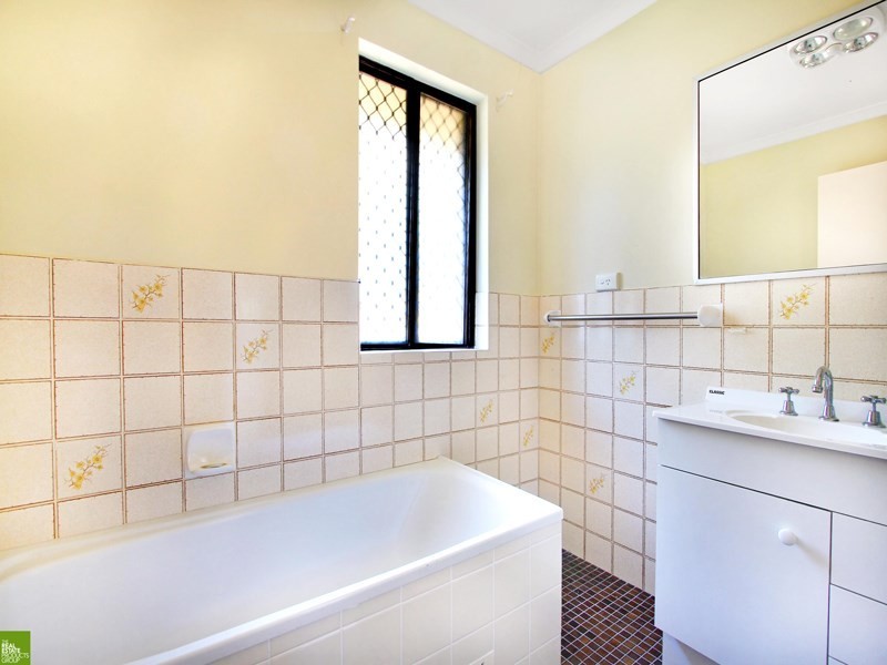 4/4 Blackbutt Way, Barrack Heights NSW 2528