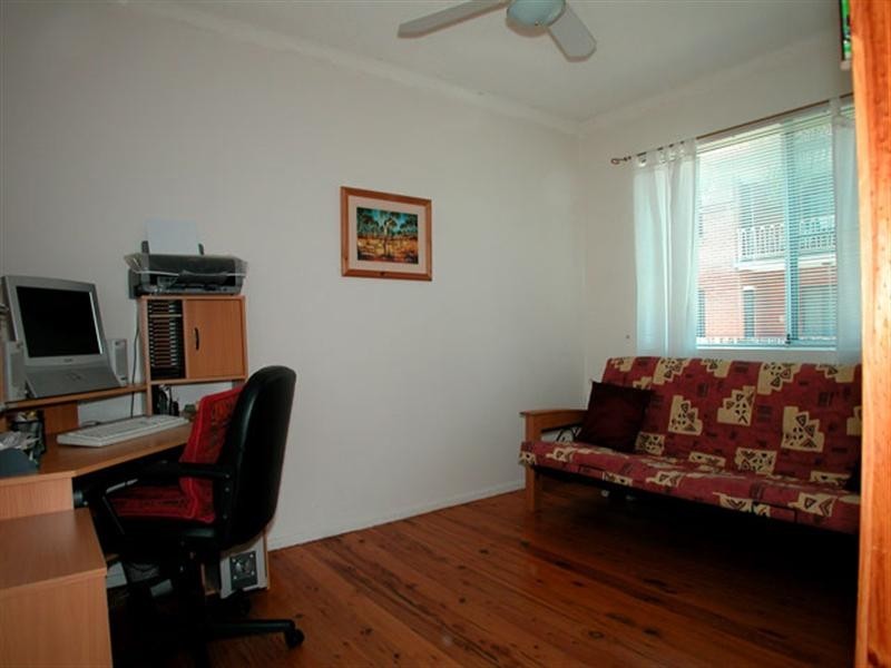 2/8 Peterborough Avenue, Warilla NSW 2528