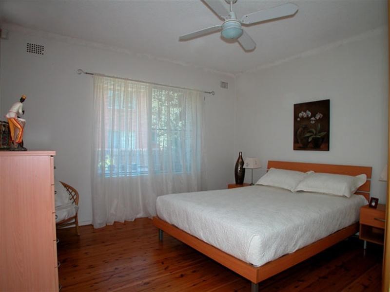 2/8 Peterborough Avenue, Warilla NSW 2528