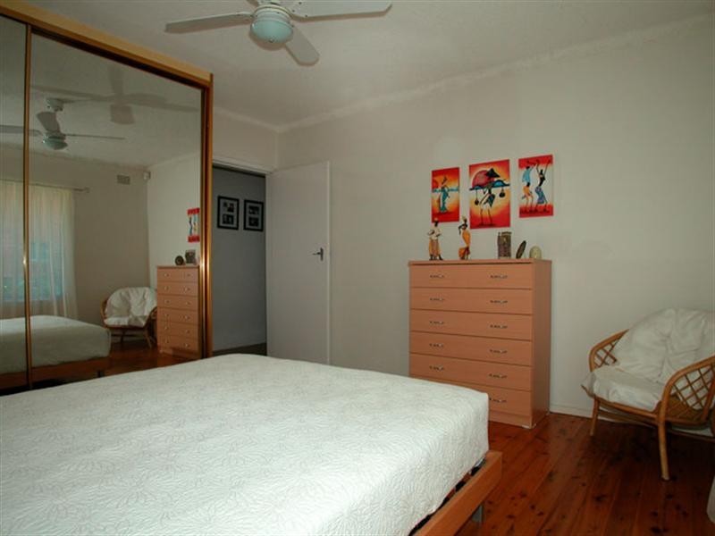 2/8 Peterborough Avenue, Warilla NSW 2528