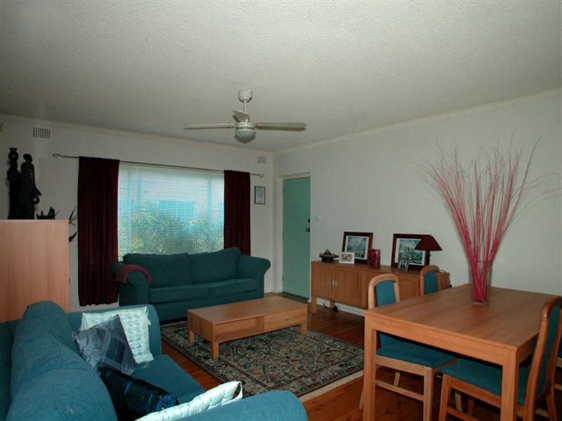 2/8 Peterborough Avenue, Warilla NSW 2528