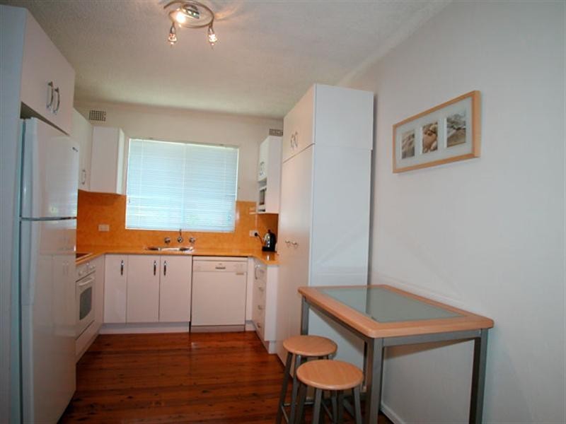 2/8 Peterborough Avenue, Warilla NSW 2528