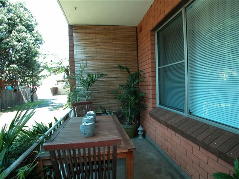 2/8 Peterborough Avenue, Warilla NSW 2528