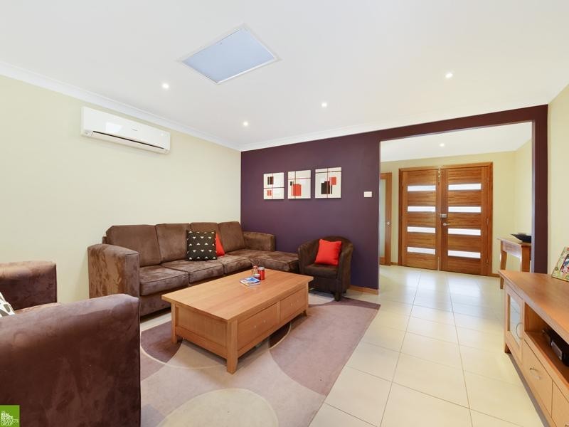33 Kaylaur Crescent, Albion Park Rail NSW 2527