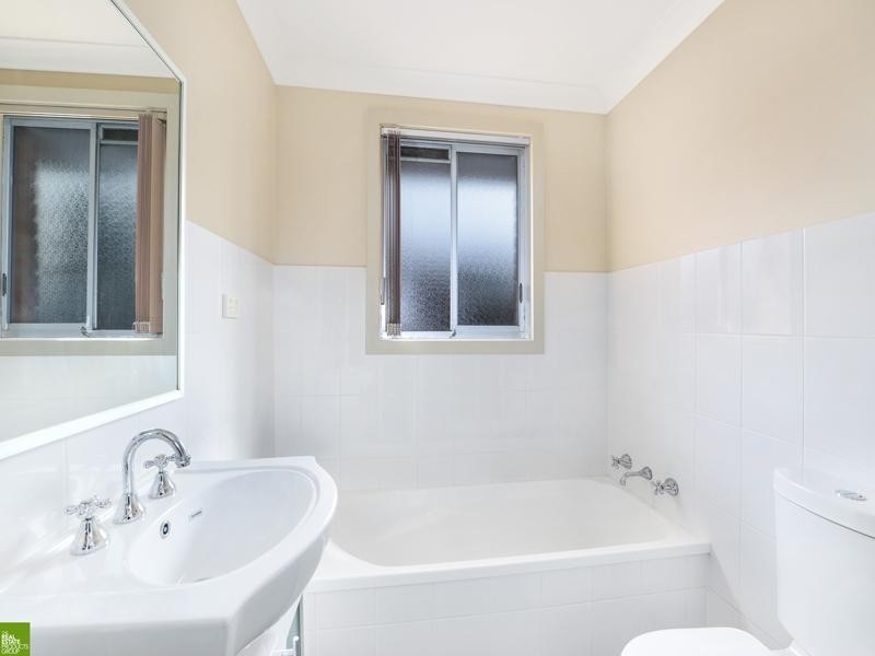 8 Coolibah Avenue, Albion Park Rail NSW 2527