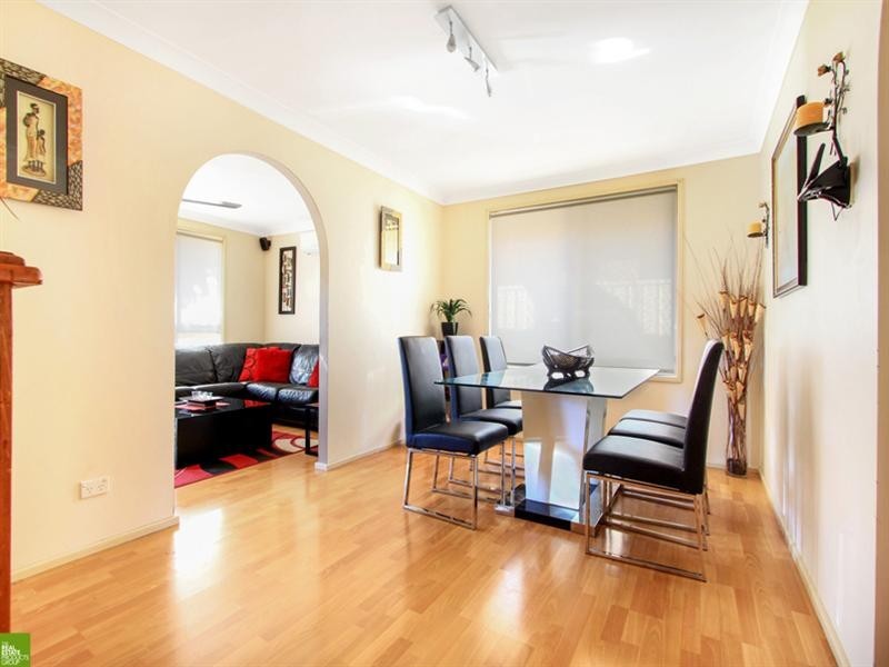 23 Bateman Avenue, Albion Park Rail NSW 2527