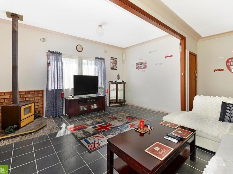 33 Macquarie Street, Albion Park NSW 2527